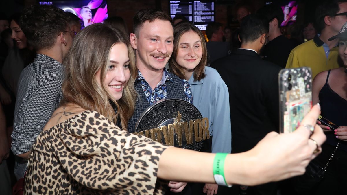 VÁ, Mikýř, Jie a spol. Hvězdy internetu slouží politikům, eticky je to džungle